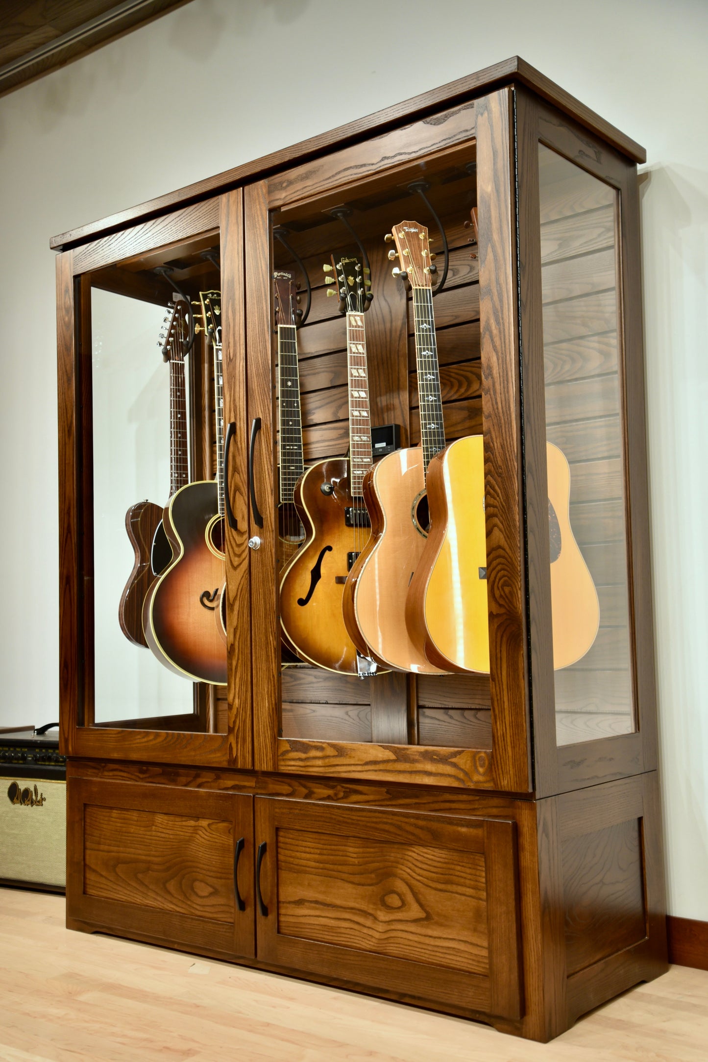 ClimaCab Traditional+ | Ash with Rich Tobacco *Available Nov 2025