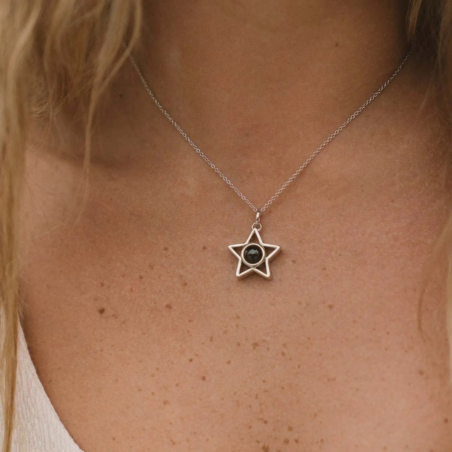 Pentagram Clavicle Chain Projection Pendant Necklace