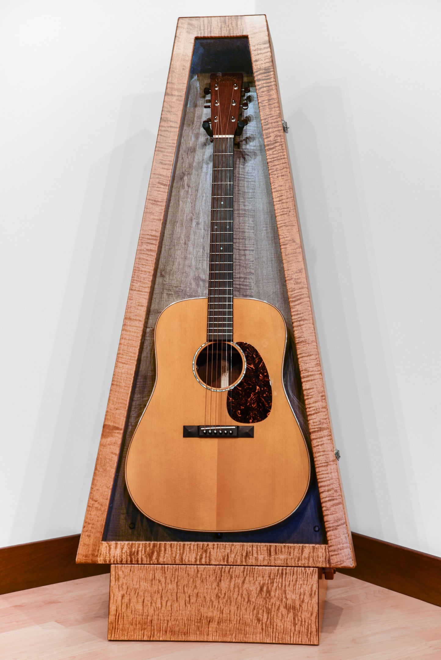 ClimaStand Triangle Humidor with Base - Flamed Maple With Provincial Stain