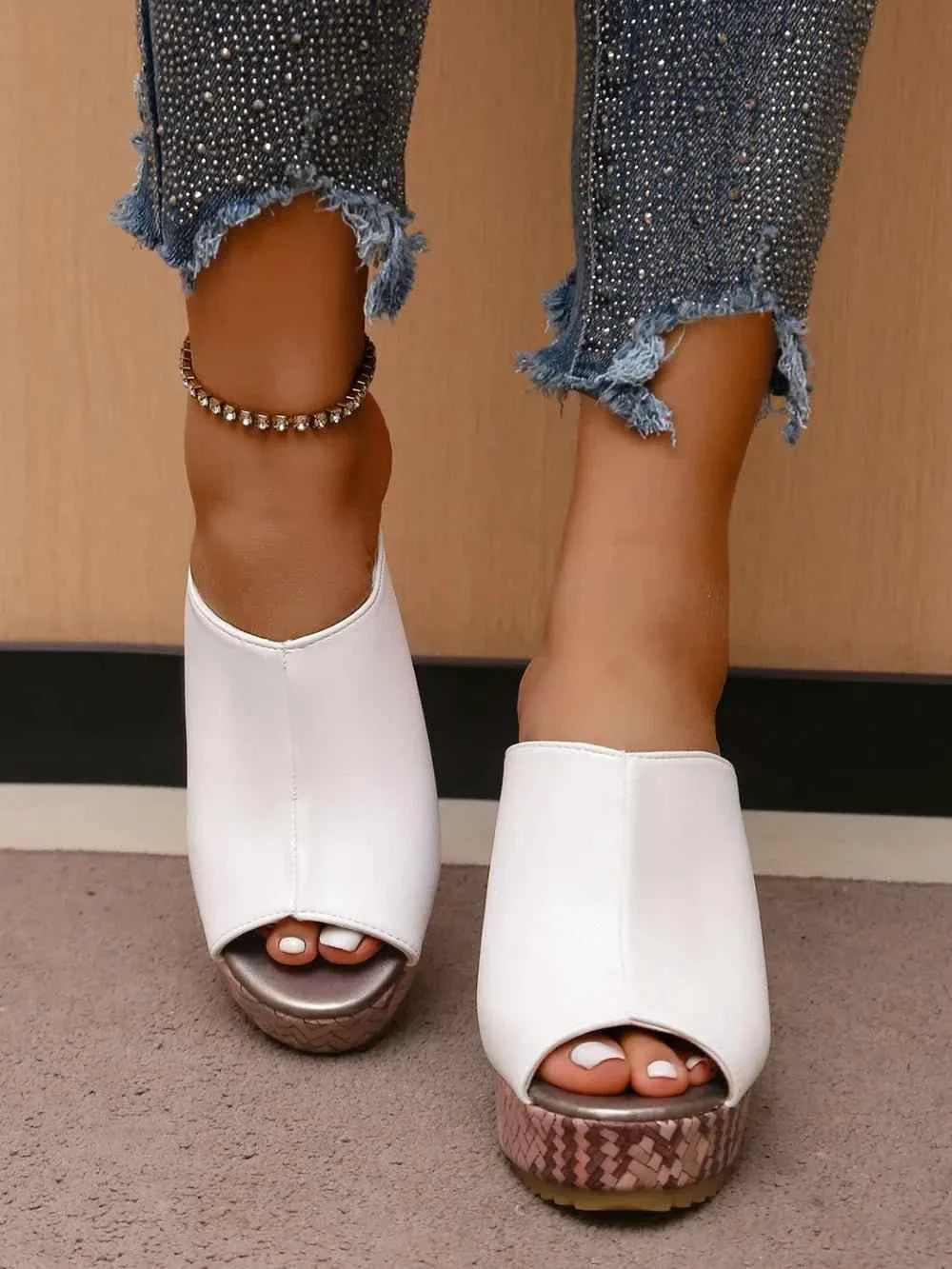 High Quality Leather : High Heel Sandals