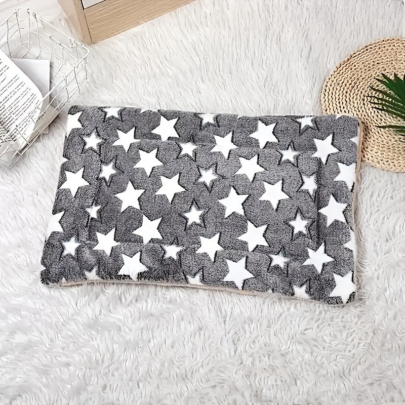 Warm Winter Pet Bed Mat - Soft and Thick Square Dog Crate Pad with Star Pattern, Polyester Fiber Fill, Suitable for Extra Small to Large Dogs - Insulated Cat and Dog Blanket for Kennel and Home Use