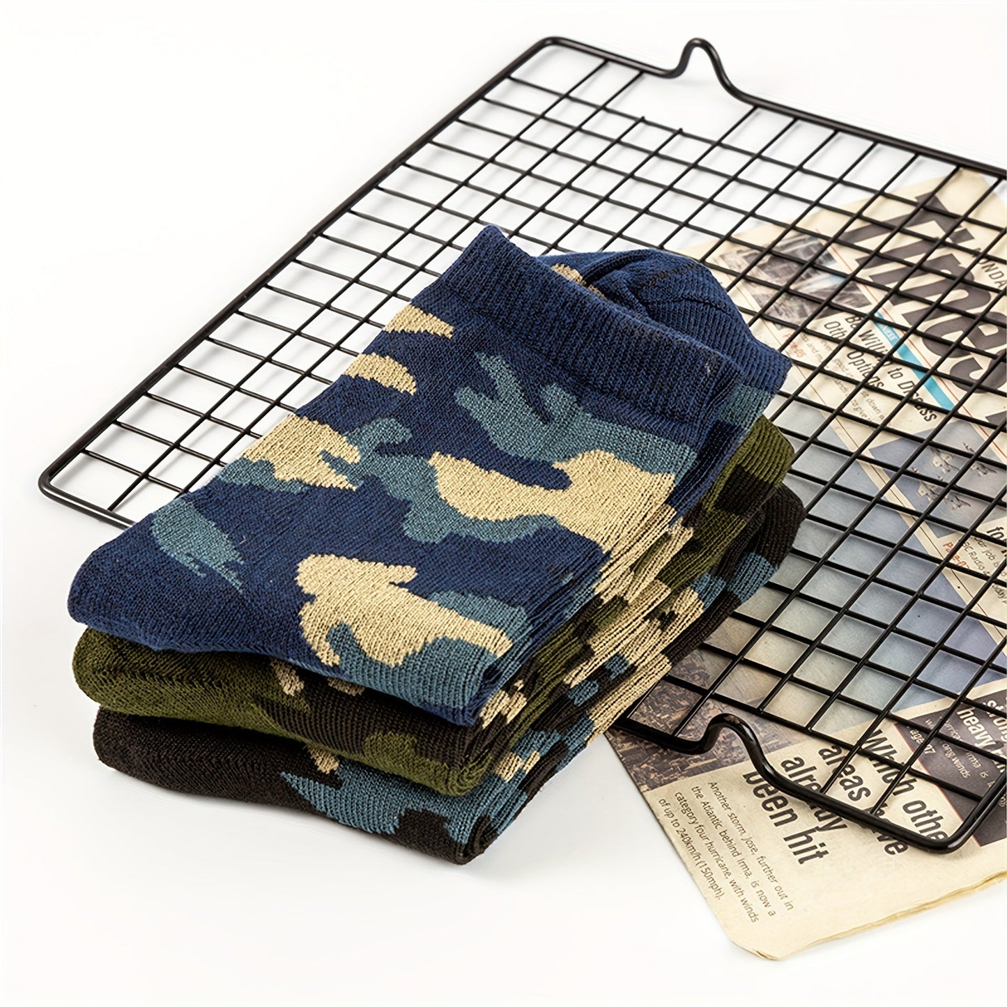 3 Pcs Men's Camo Sports Crew Socks - Durable, Stretchy, Ribbed Cuff for All Seasons