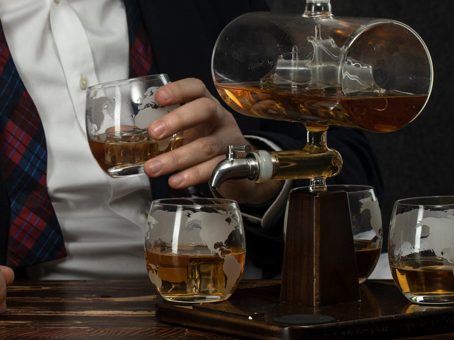 Whiskey & Wine Decanter Gifts for Men & Dad, Ship Decanter 1000ml, Set with 4 Globe Drinking Glasses - Cool Liquor Dispenser for Home Bar Unique Birthday Gift Ideas from Wife, Daughter, Son Present