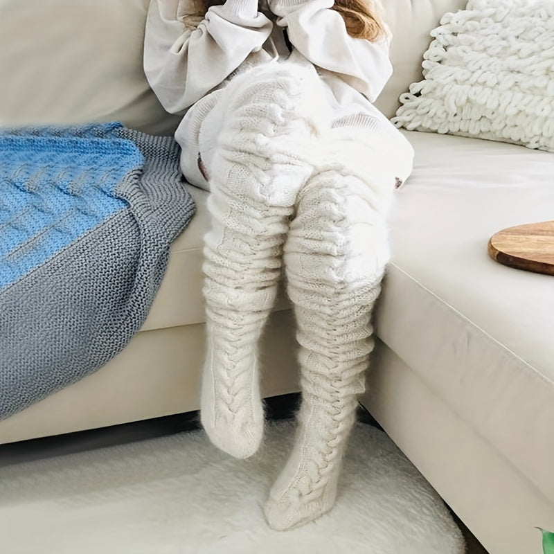 A Pair Of Thigh-high, Warm And Soft Socks For Autumn And Winter, With Thick Knitted Fabric Above The Knees, Perfect For Keeping Your Legs Warm During School, Travel, And Outdoor Activities.