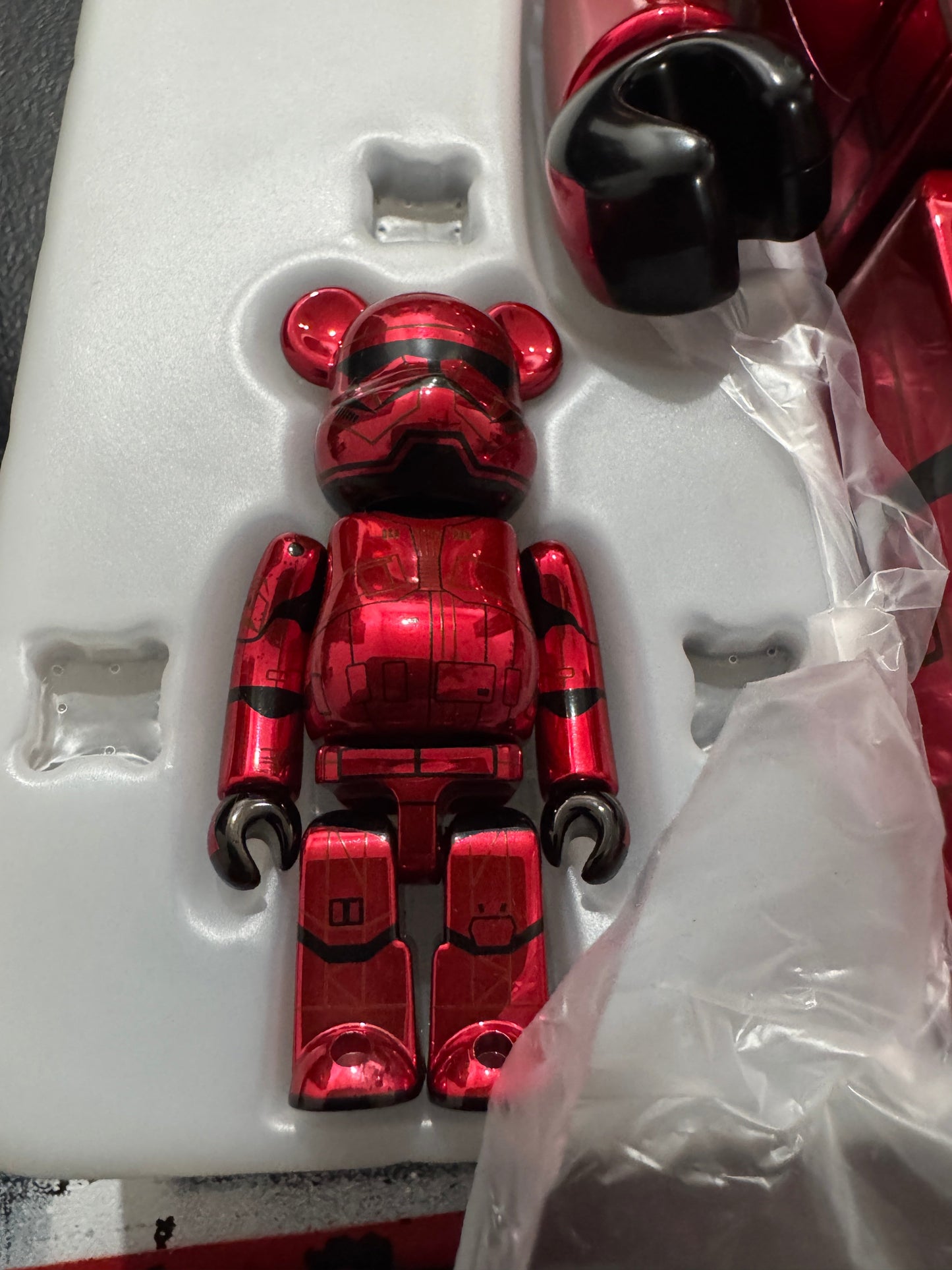 Medicom Bearbrick Star Wars Sith Trooper Chrome Version 400% and 100% Grail