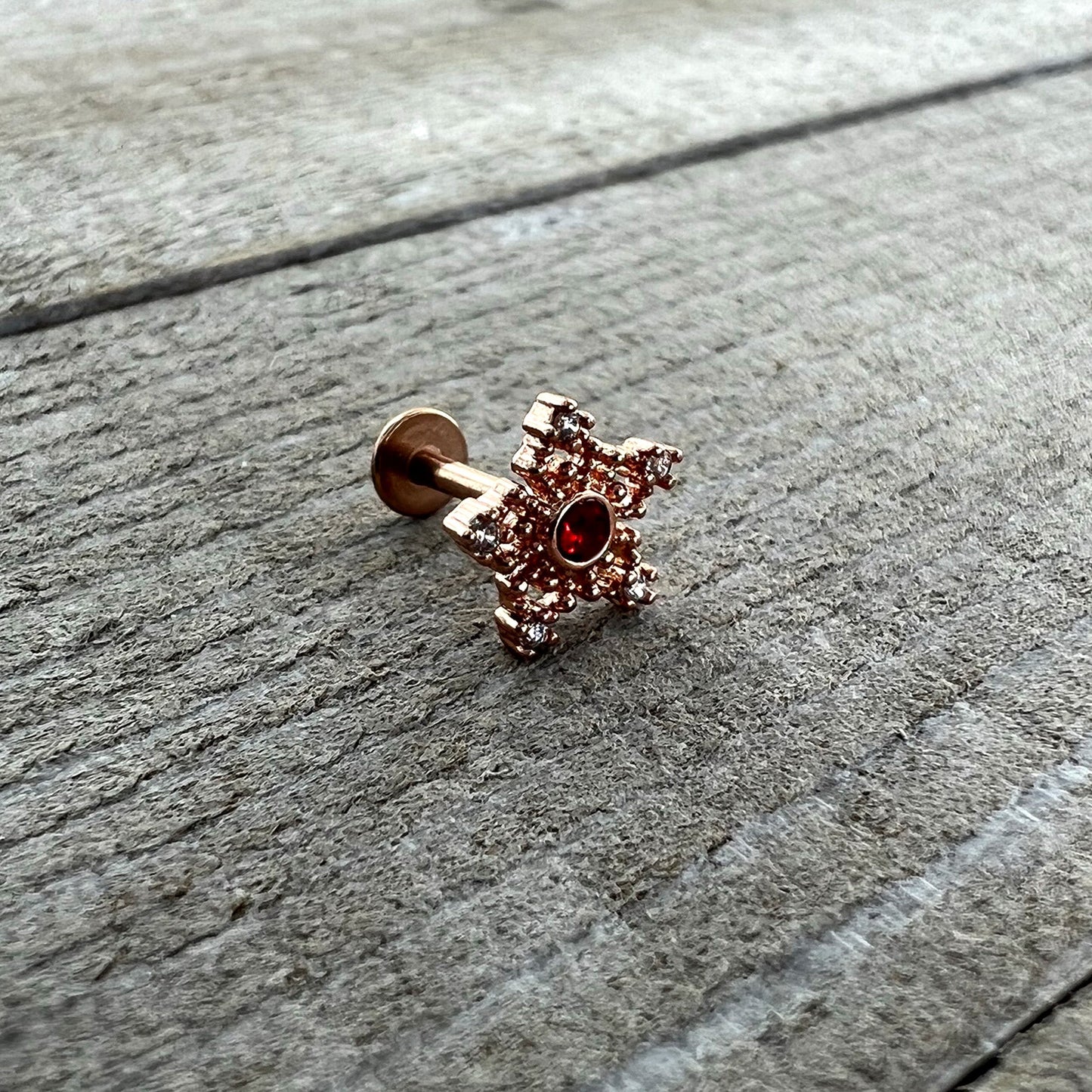 16G 1/4 Red Gem Rose Gold Tone Texture Snowflake Labret Tragus