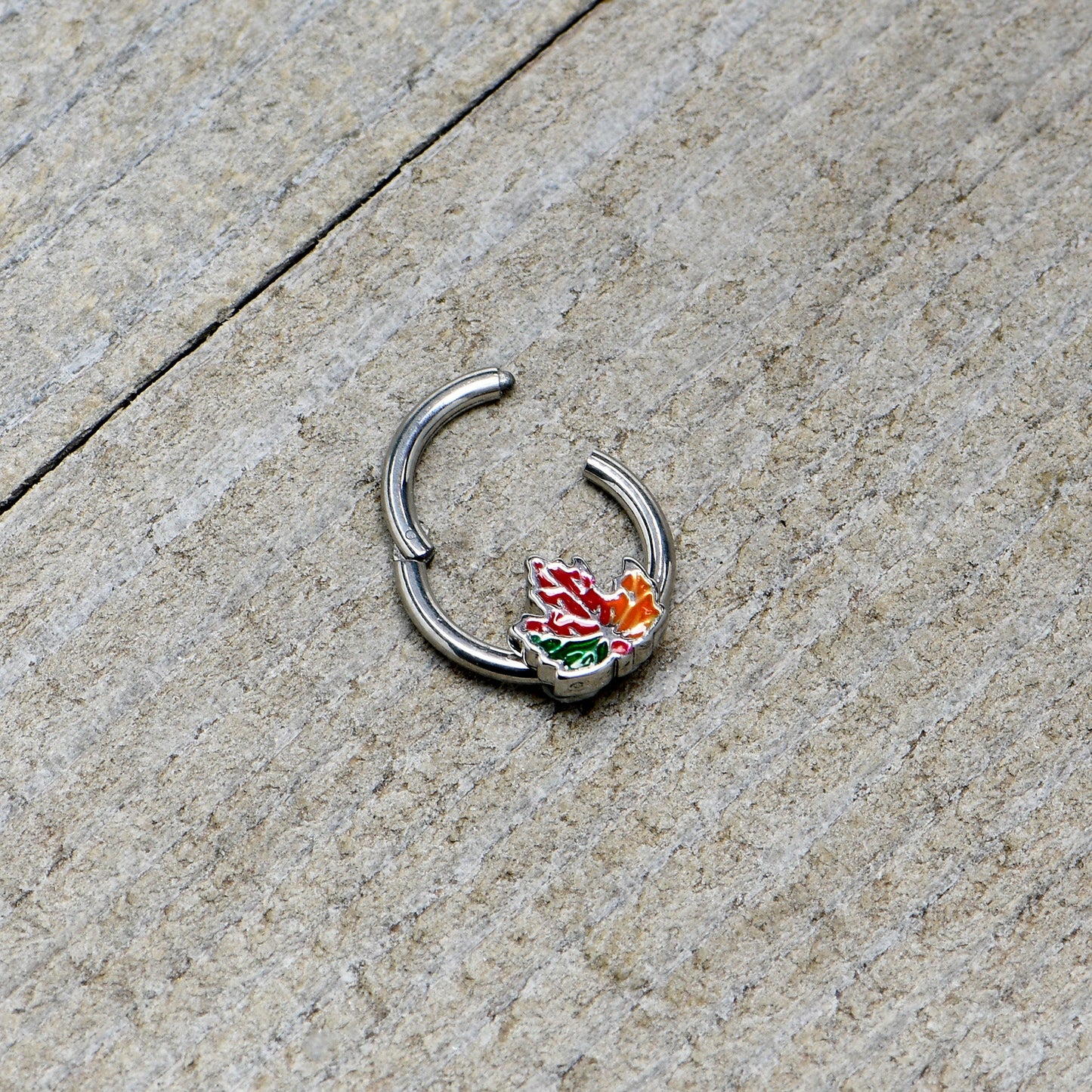 16G 5/16 Tricolor Red Autumn Maple Leaf Hinged Segment Ring