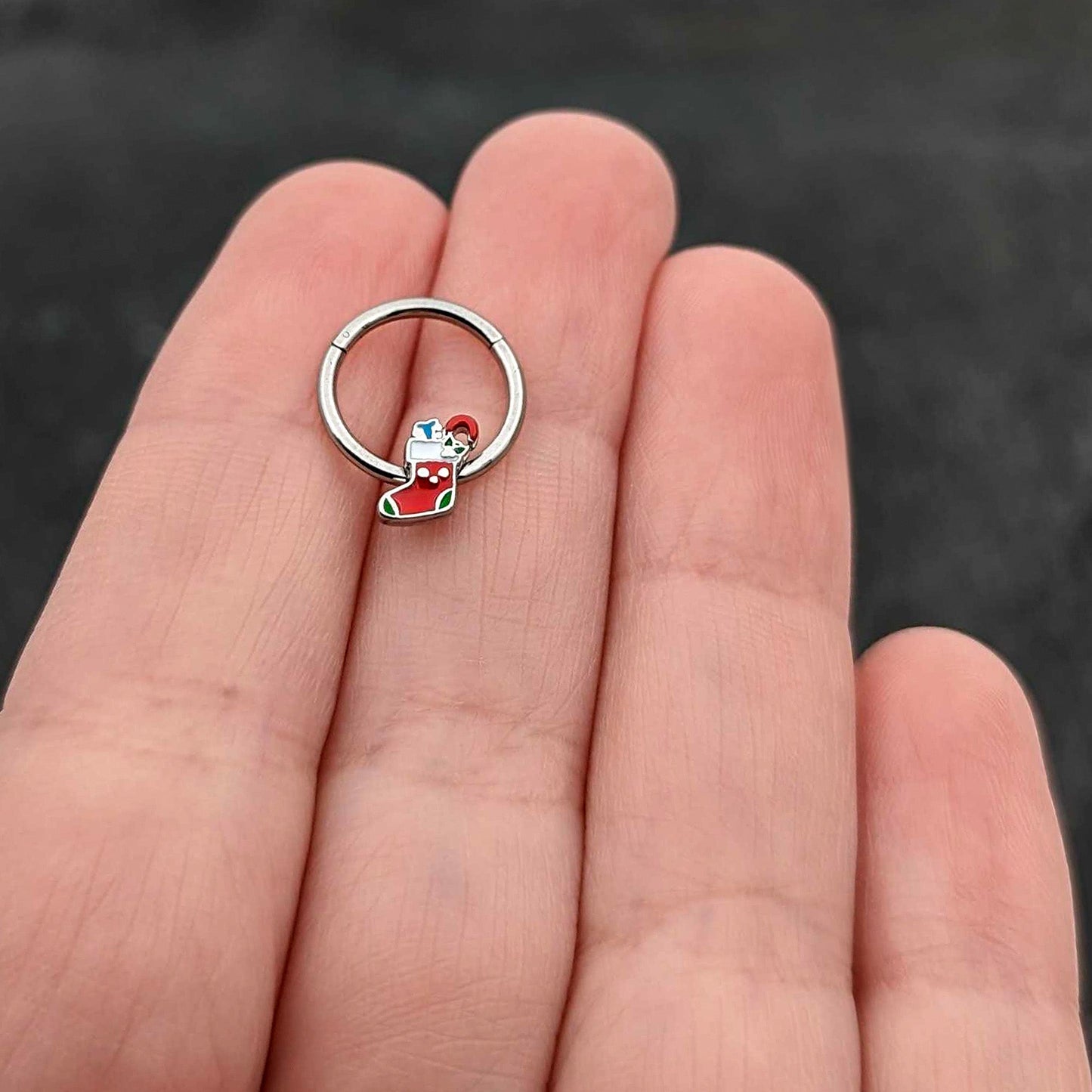 16G 3/8 Happy Christmas Stocking Red Green Hinged Segment Ring