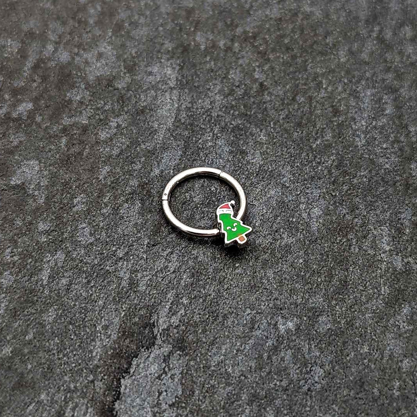 16G 3/8 Happy Christmas Tree Holiday Hat Hinged Segment Ring