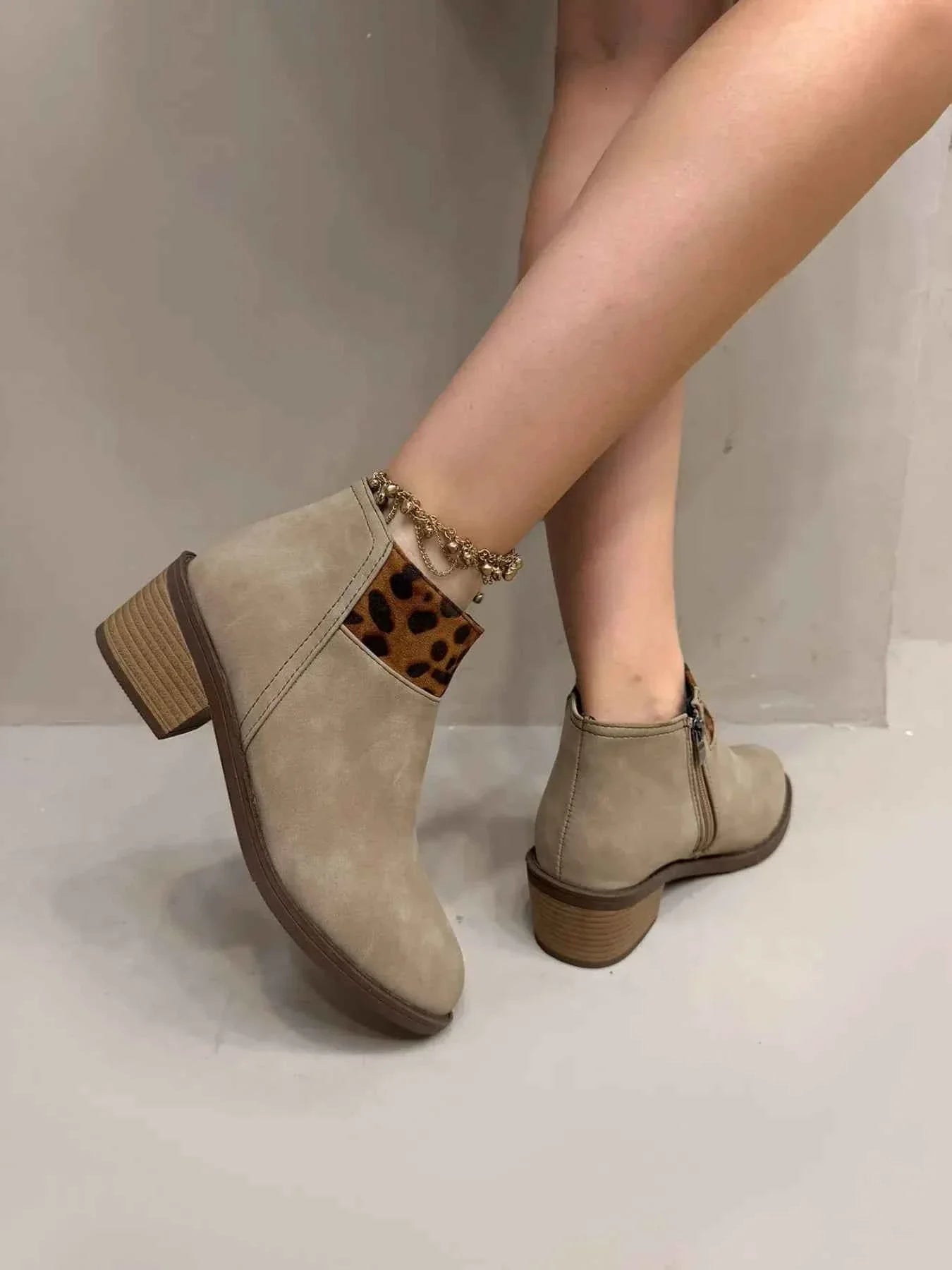 Stylish Leopard Block : Heels Boots