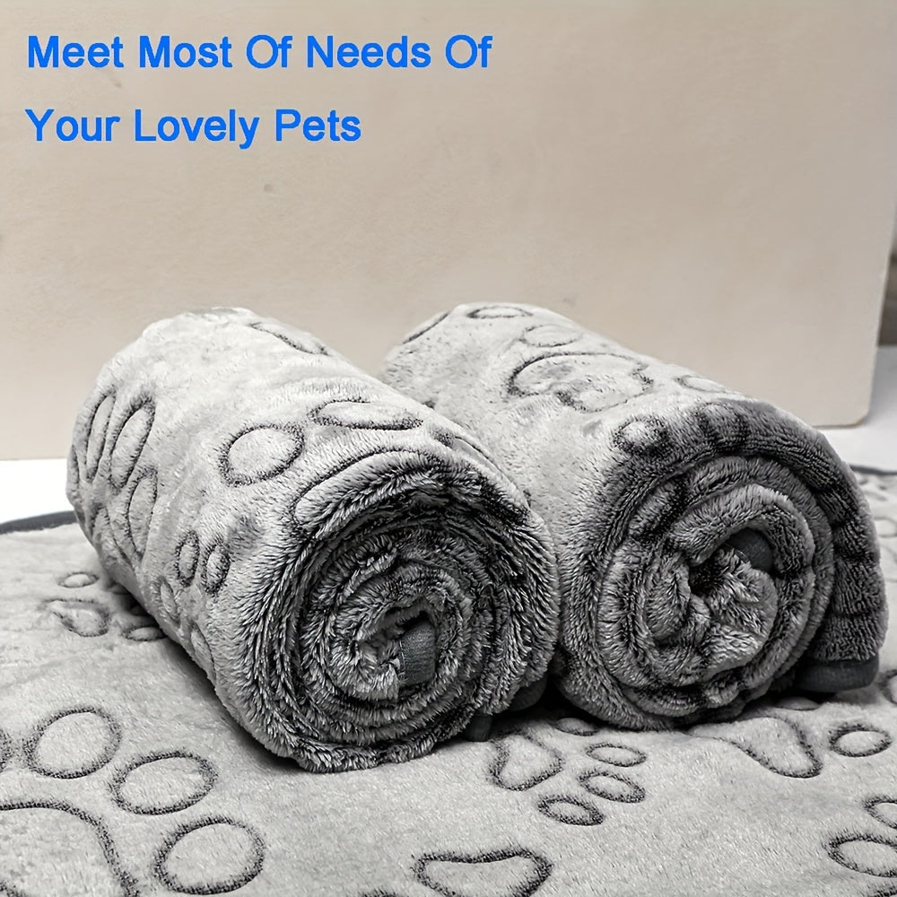 1pc Comfy Puppy Blanket with Cute Paw Prints - Soft, Warm Fleece for Dogs and Cats - Ideal for Nap Time and Travel