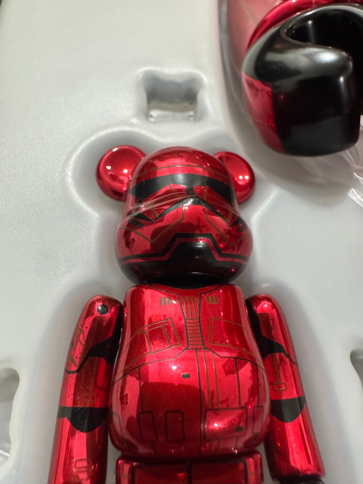 Medicom Bearbrick Star Wars Sith Trooper Chrome Version 400% and 100% Grail