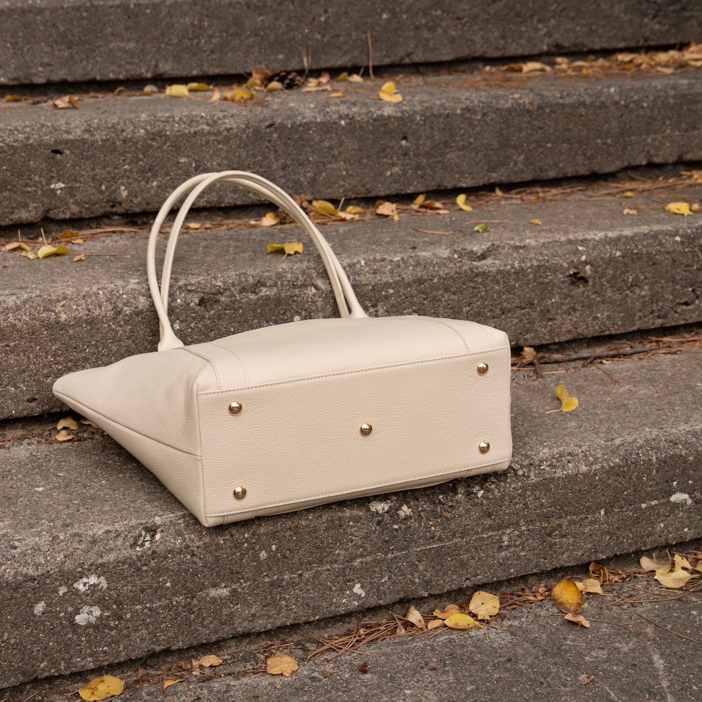 The Leathere New York Tote - Beige