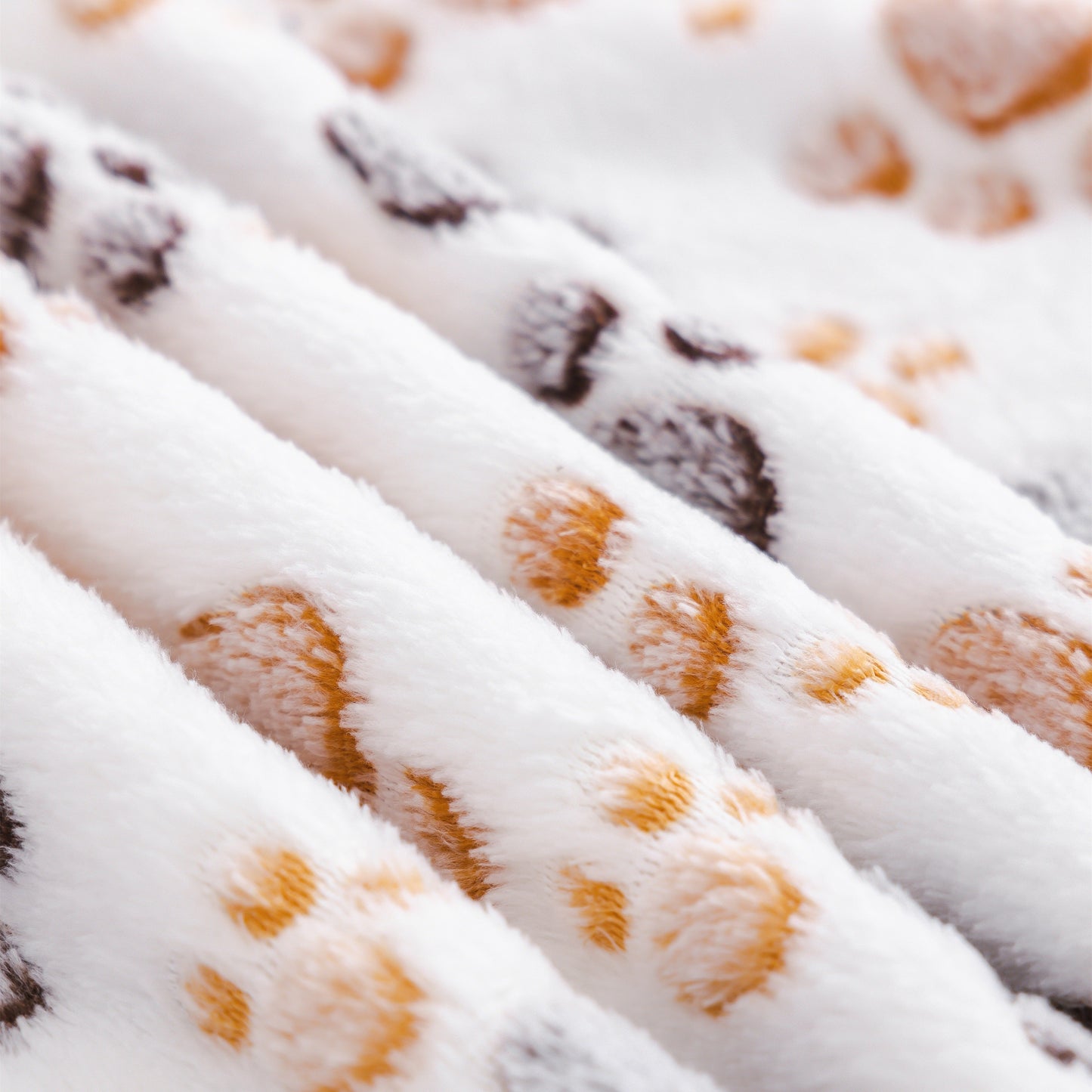 Cozy Paw Print Pet Blanket - Luxurious Fluffy Coral Fleece, Ultra-Soft Thermal Dog Bed Mat for Indoor Nesting, Couch & Kennel - Ideal Pet Supplies with Adorable Design