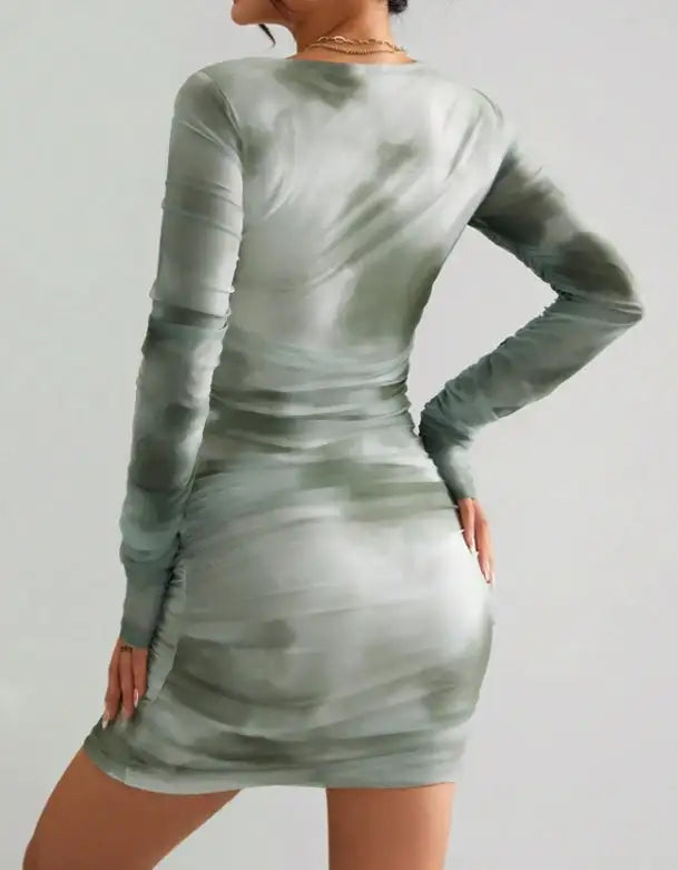 Ladies' Square Neck Printed Fashionable Slim Fit Dress With A Wrapped Buttocks