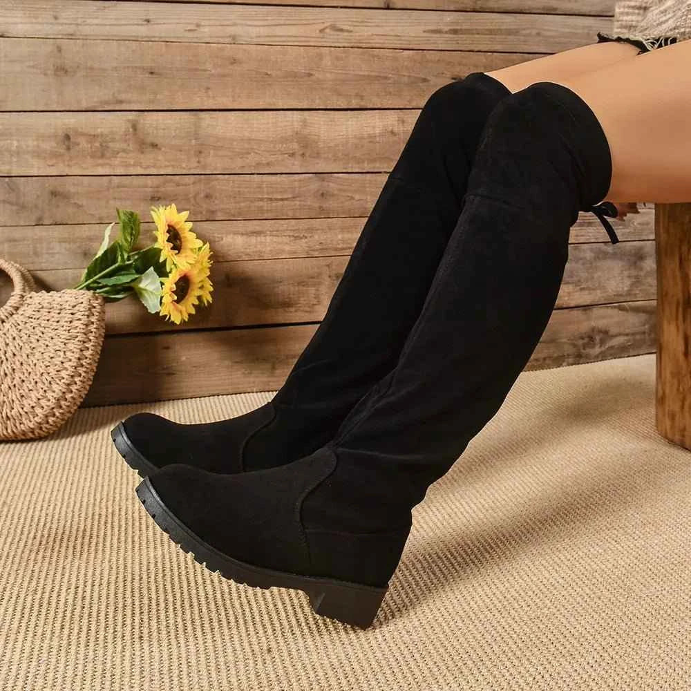 Round Toe Suede : Low Heel Boots