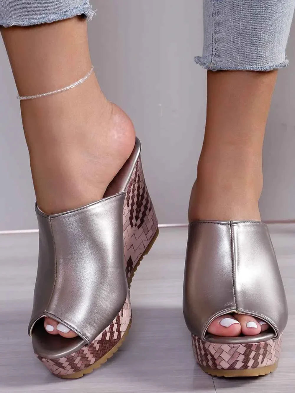 High Quality Leather : High Heel Sandals