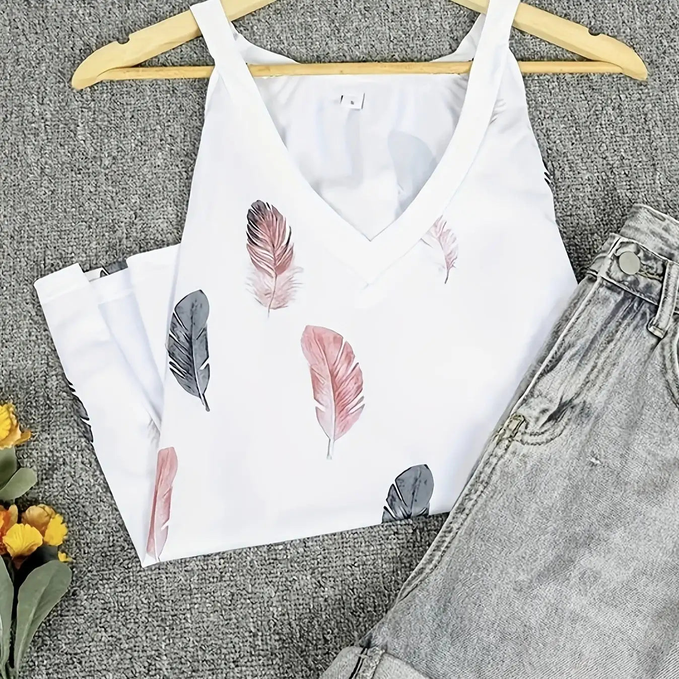 Ladies' V-neck Feather Print Fashionable Versatile Casual Camisole Vest