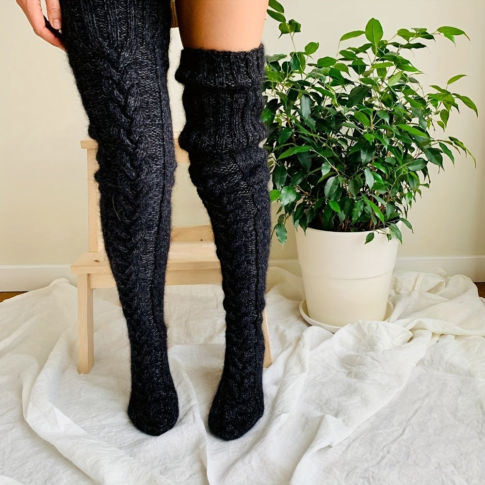 A Pair Of Thigh-high, Warm And Soft Socks For Autumn And Winter, With Thick Knitted Fabric Above The Knees, Perfect For Keeping Your Legs Warm During School, Travel, And Outdoor Activities.