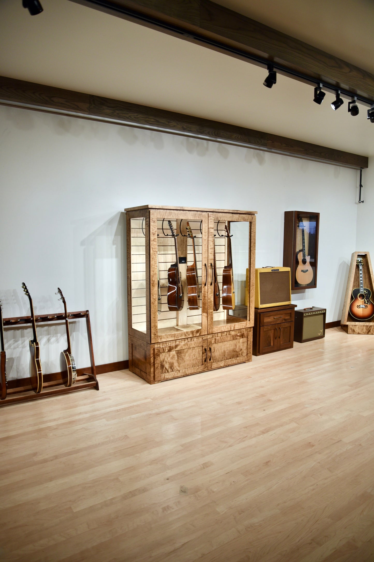 ClimaCab Traditional | Flame Maple with Provincial Stain and Natural Flame Maple Slat Wall *Available November 2025