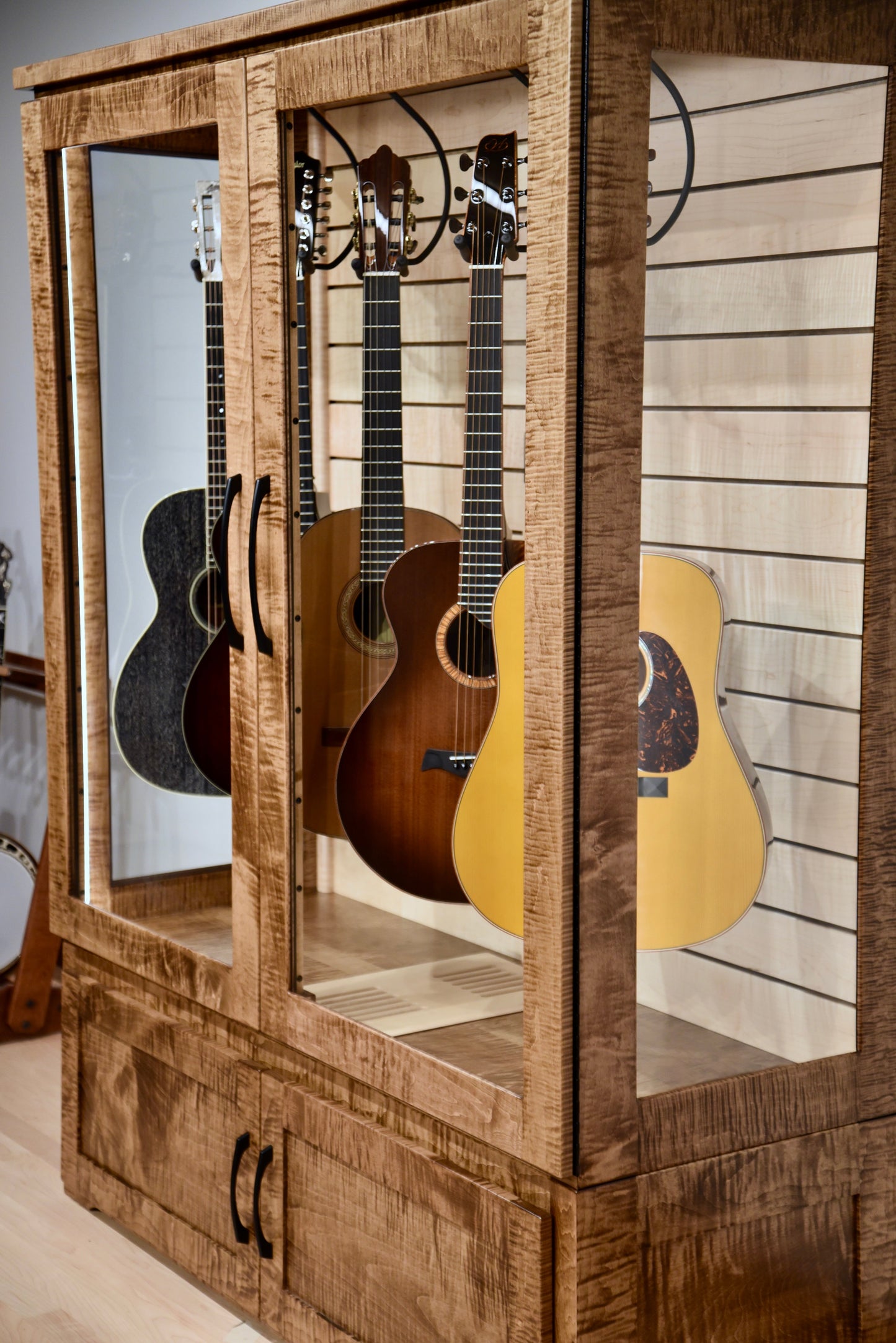 ClimaCab Traditional | Flame Maple with Provincial Stain and Natural Flame Maple Slat Wall *Available November 2025