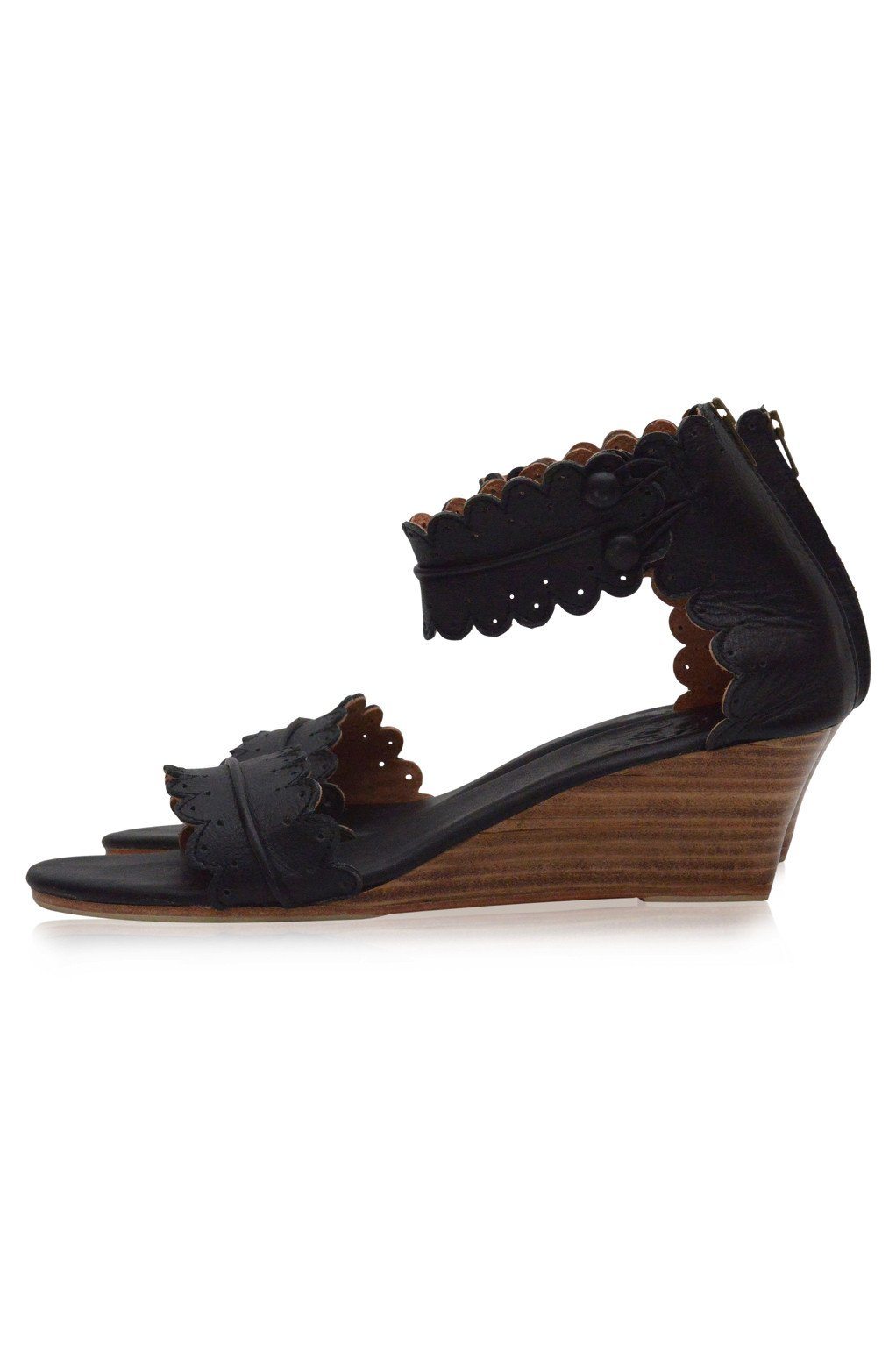 Stylish Magdalena Wedges - The Perfect Pair for Any Occasion