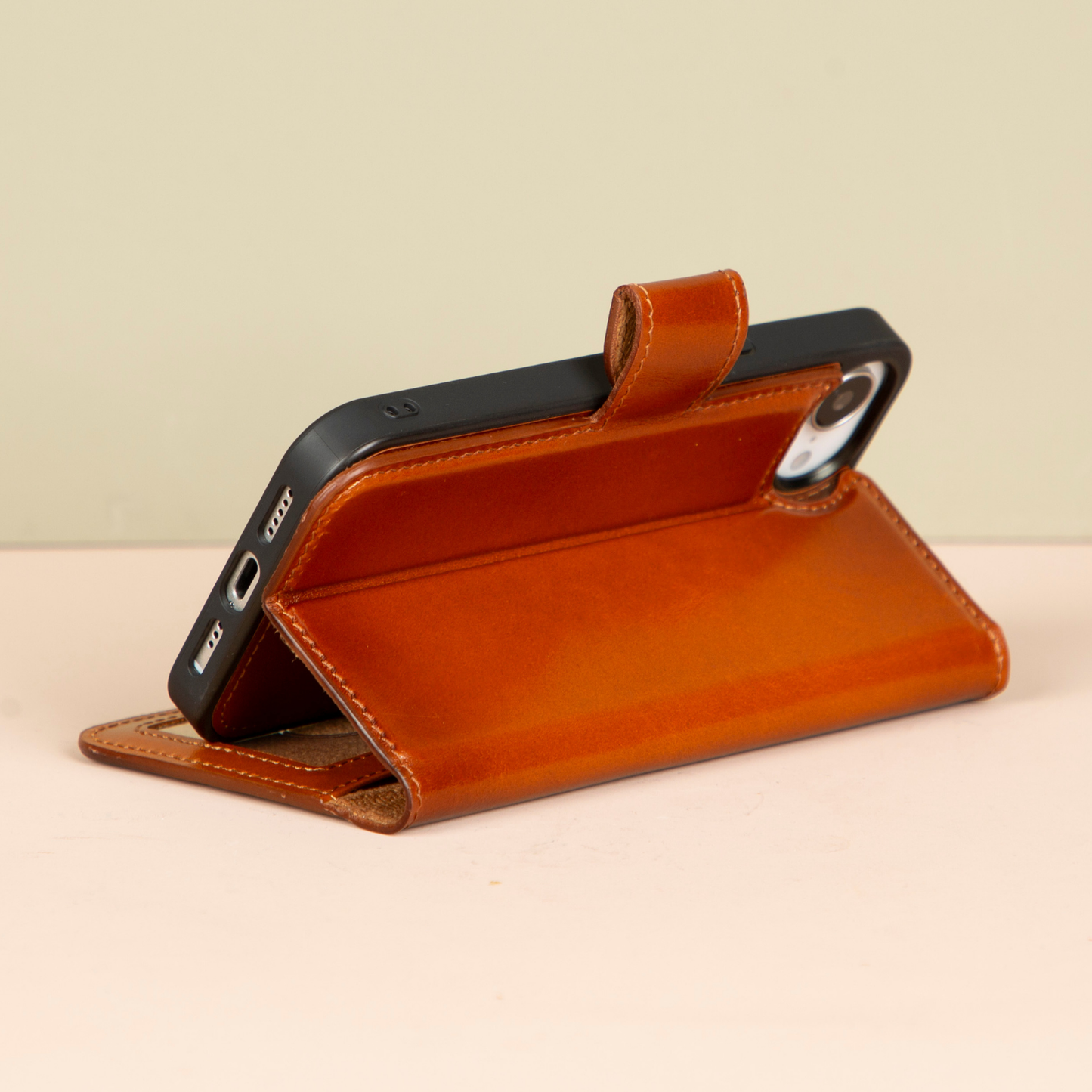 iPhone 16e Leather Wallet Case - Golden Brown - Brooklyn