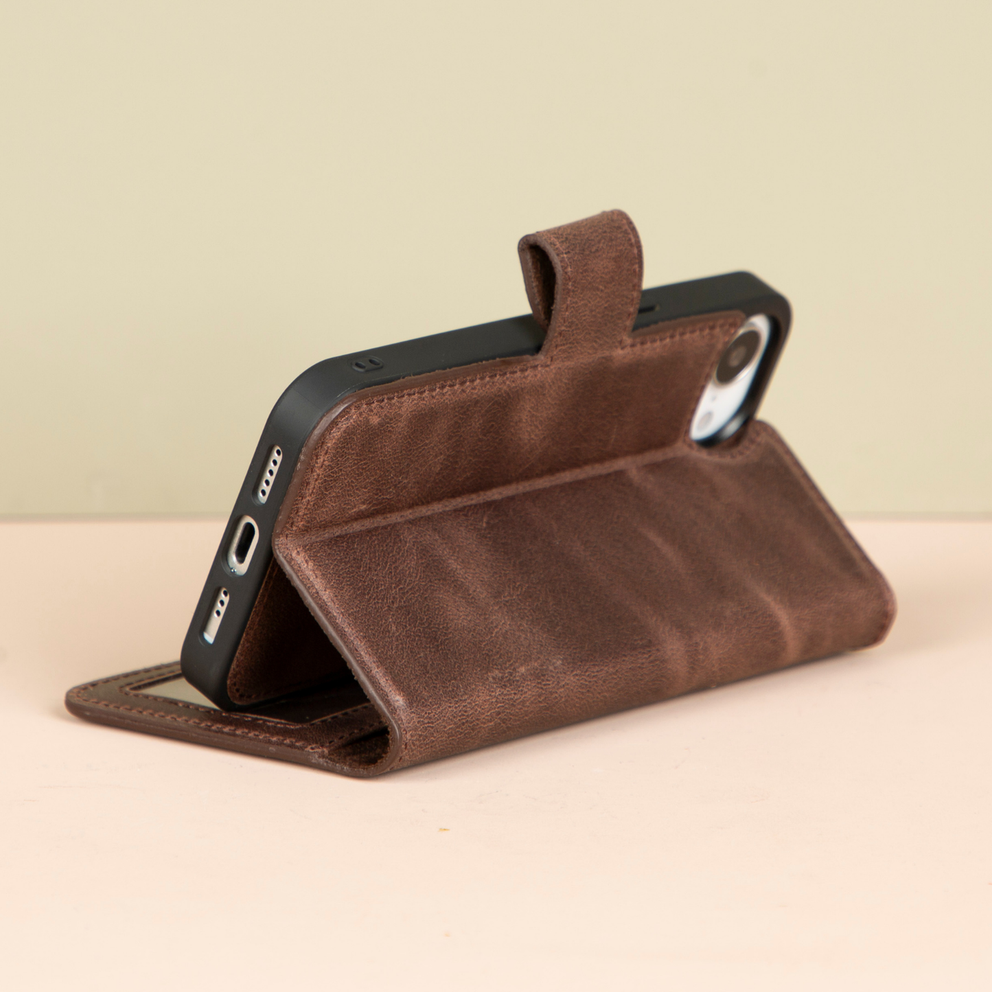 iPhone 16e Leather Wallet Case - Medium Brown - Brooklyn