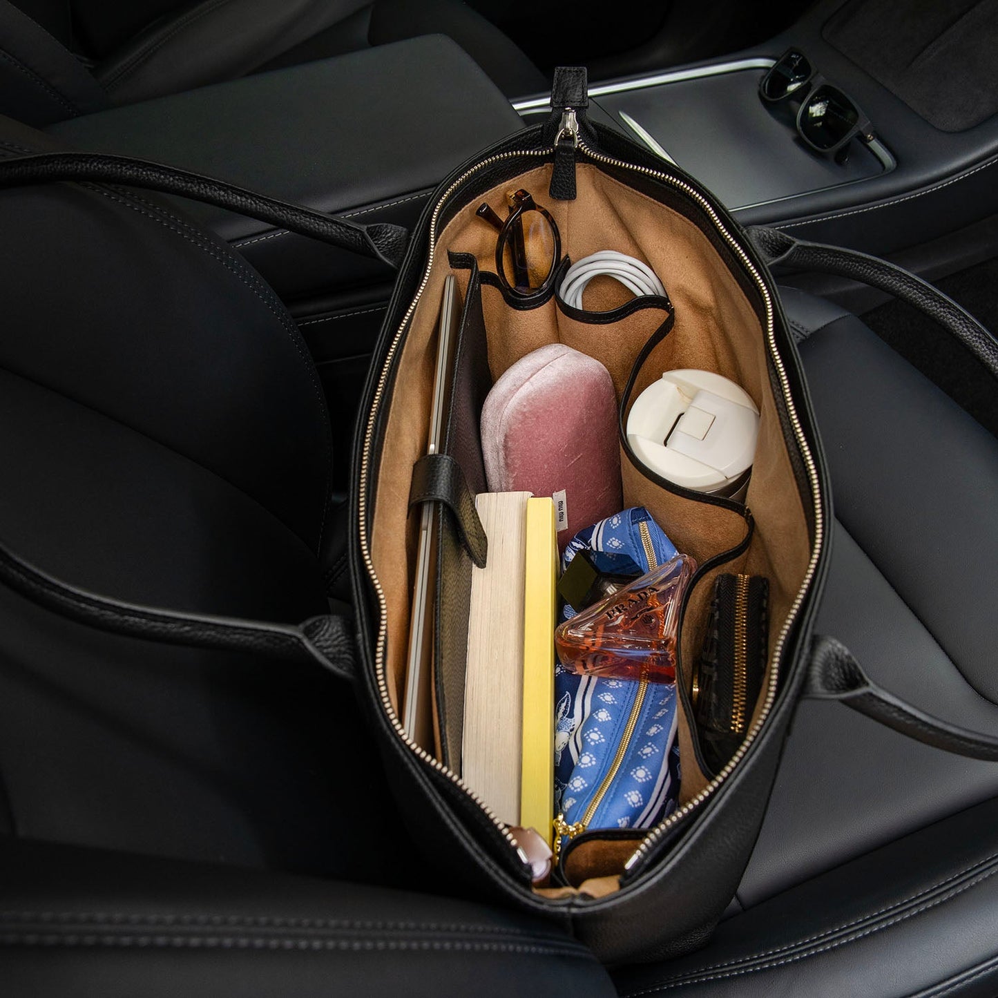 The Leathere New York Tote - Black