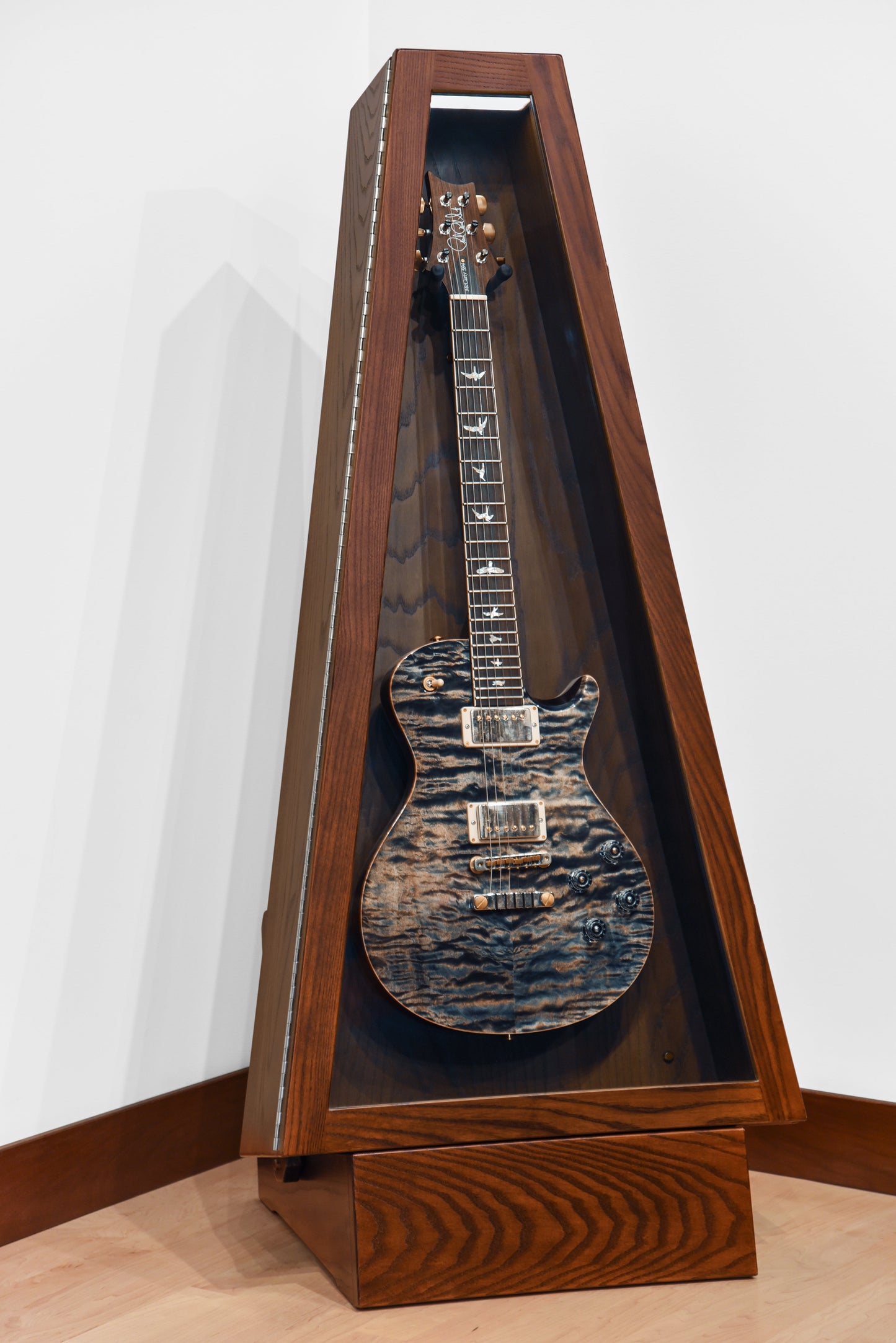 ClimaStand Triangle Humidor with Base - Northern White Ash with Coffee Stain