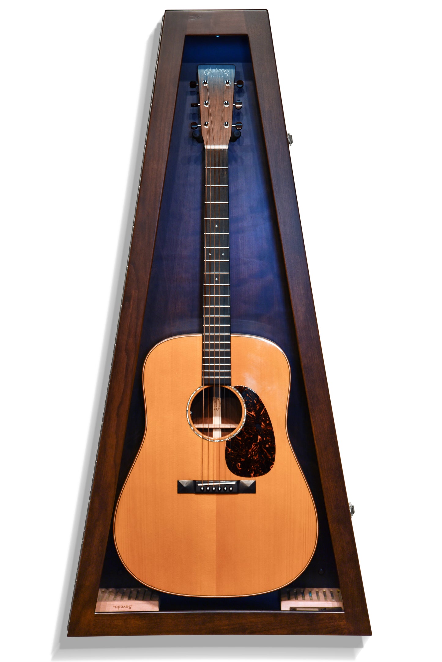 ClimaCase Triangle Humidor - Cherry with Onyx Stain