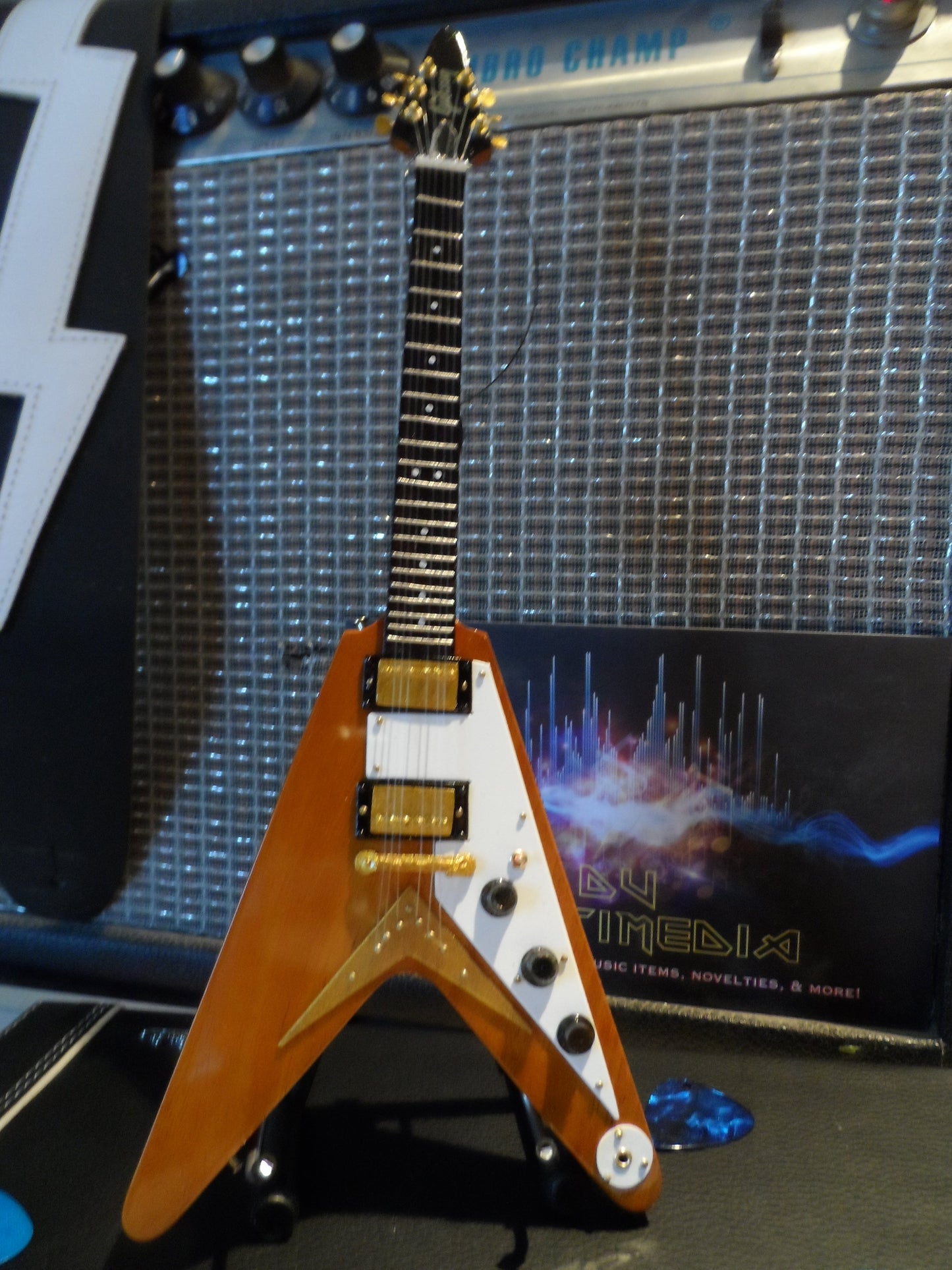 GIBSON 1958 Korina Flying V 1:4 Scale Replica Guitar ~Axe Heaven~