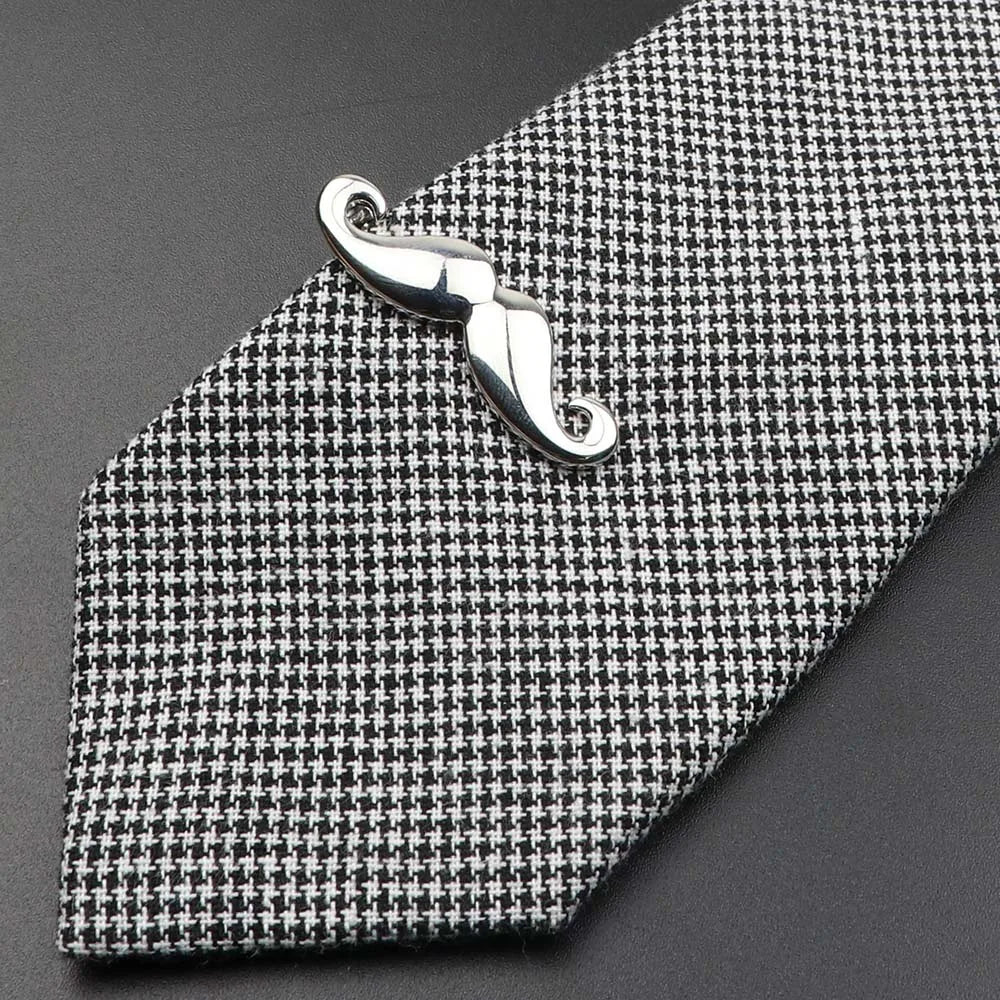 Men's Fashionable Lizard Shape Tie Pin Tie Clip - Premium tie clip from Lizard Vigilante - Just $14.99! Shop now at Lizard Vigilante