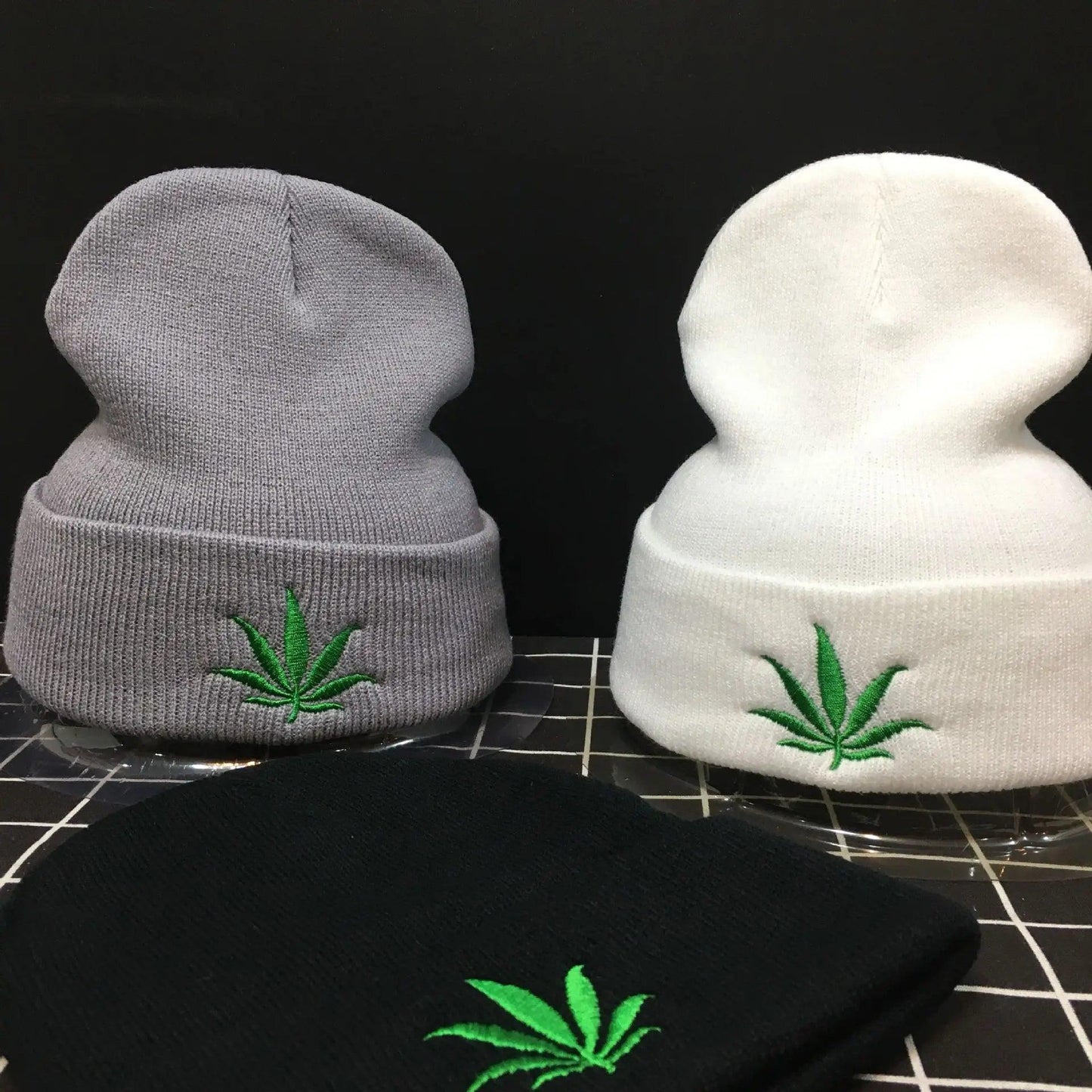 New Men Women Winter Weed Leaf Beanie Hats Warm Hip Hop Punk Knitting Winter Hat For Women Autumn Woolen Cap Skullies Black Hat - Lizard Vigilante