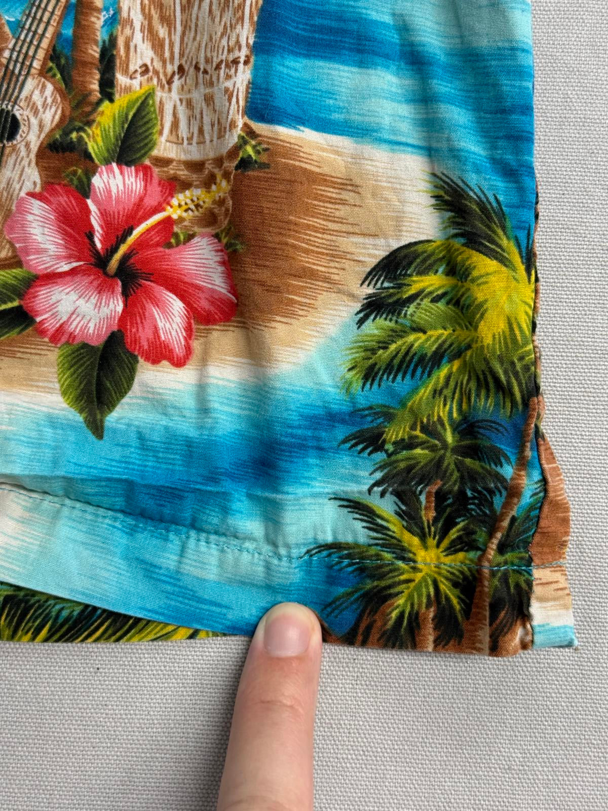 RJC Mens Hawaiian Shirt Hawaiian Islands Made in Hawaii - S