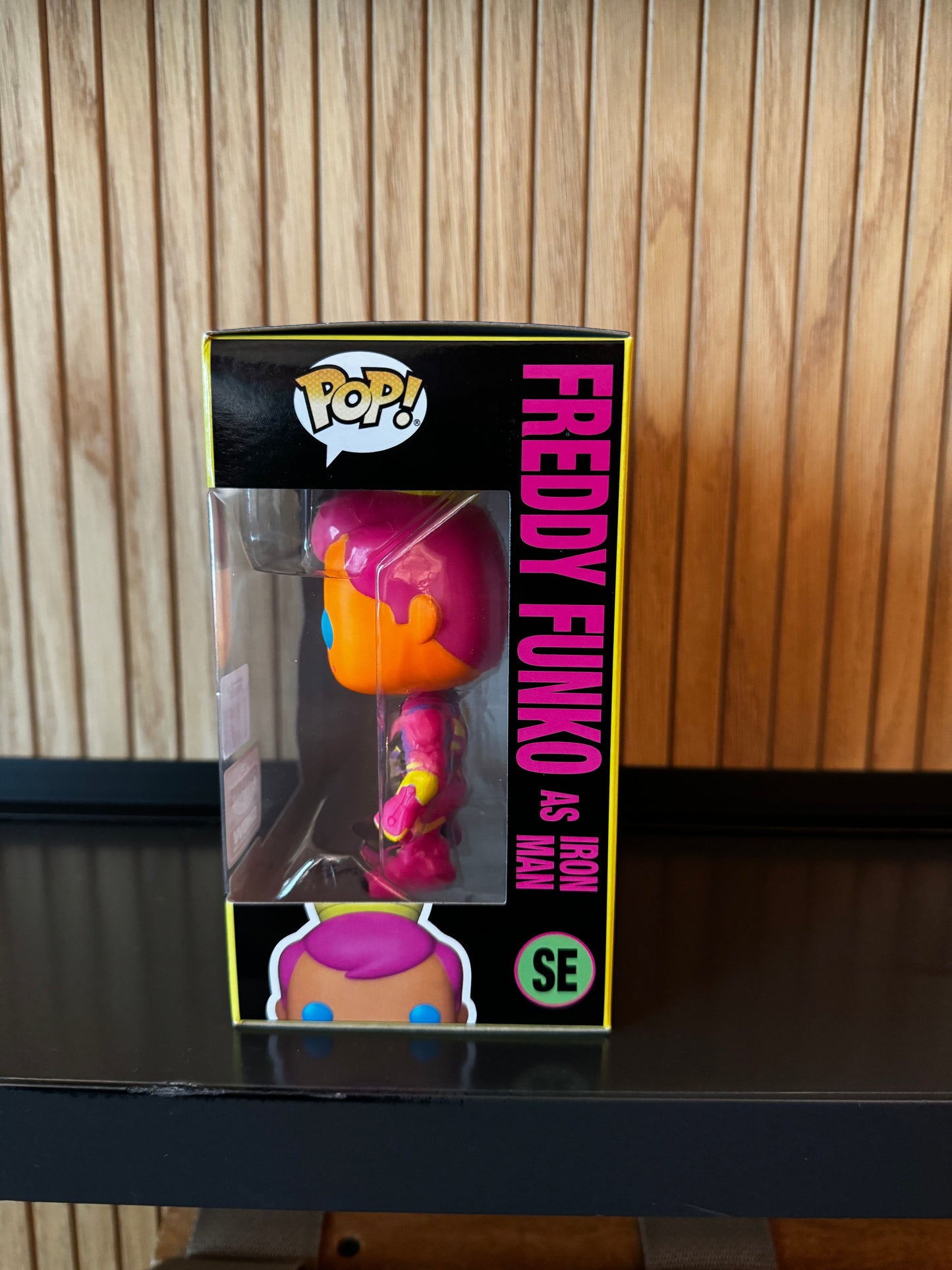 Funko Fundays Experience 2025: Pop! Originals MARVEL Freddy Funko as Iron Man (Blacklight) LE500