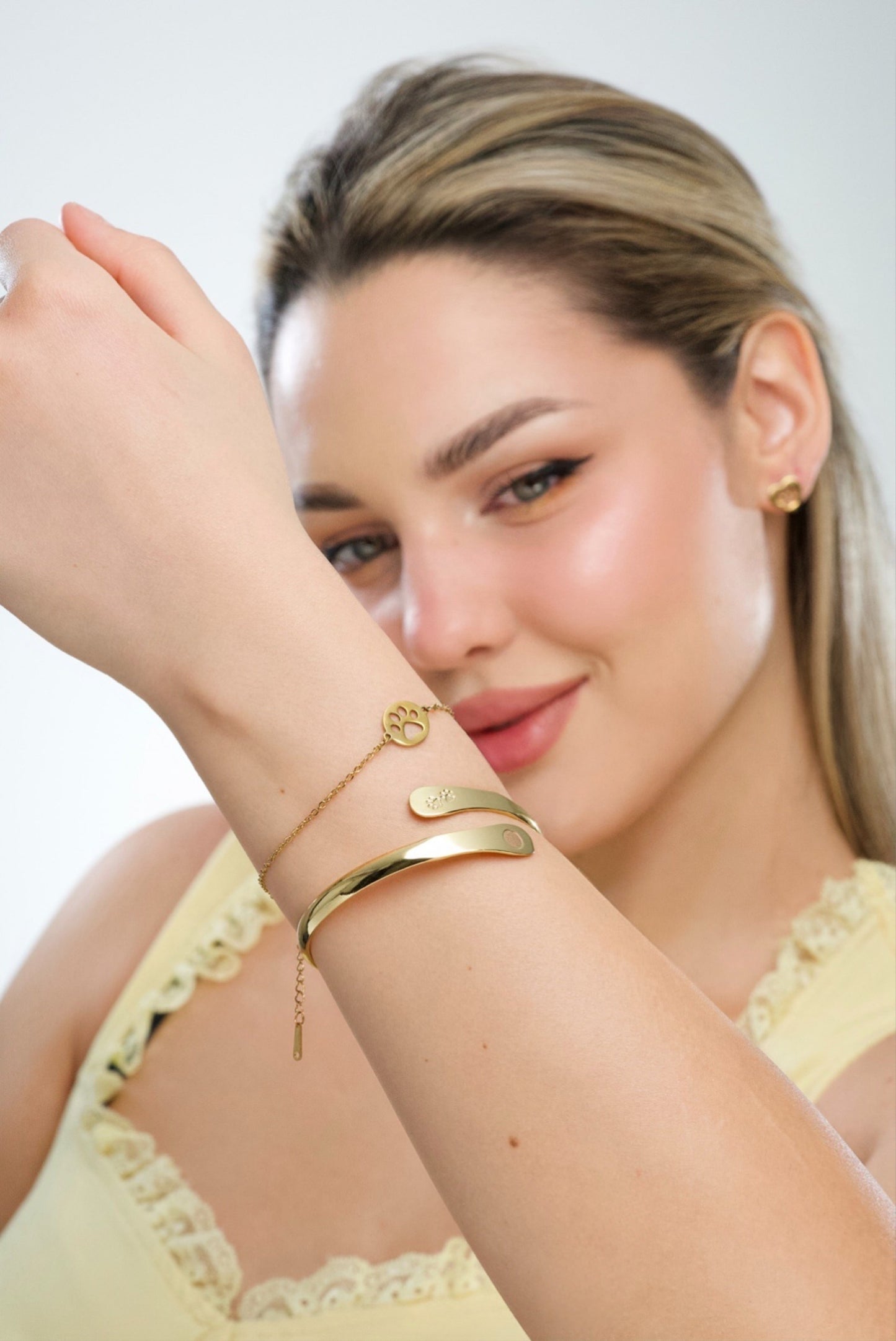 LoveyPaws Link Charm Paw Print  Bracelet