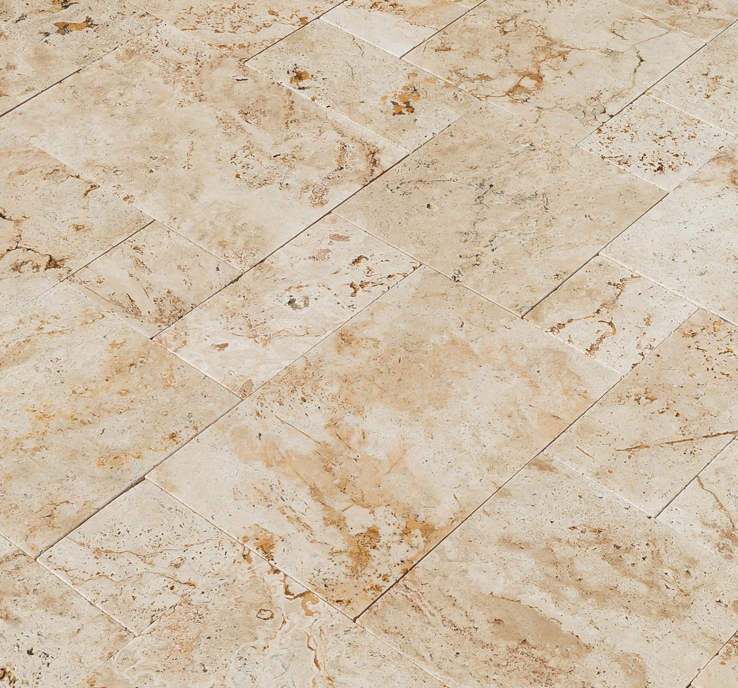 Light Antique Travertine Pattern Tumbled Pavers - Full Truckload