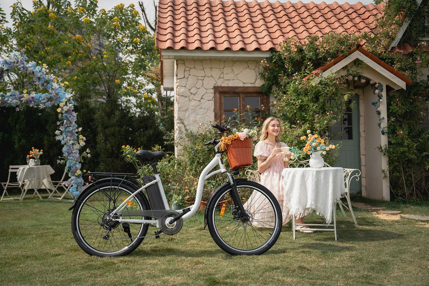 DYU C6 Pro Luxury Street Cruiser E-Bike | 26” Rockstar City Ride With 250W Motor, 36V 15.6Ah Power Core & Two-Seat Chaos Mode