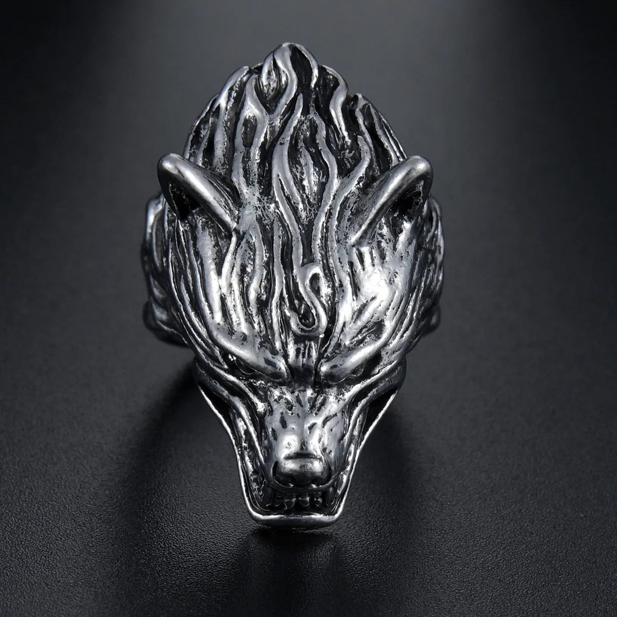 Predator Pulse Skull Ring – Gothic Biker Armor for the Apocalypse-Loving Elite