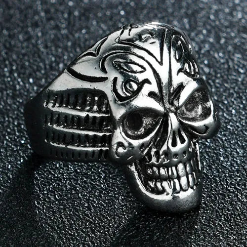 Predator Pulse Skull Ring – Gothic Biker Armor for the Apocalypse-Loving Elite