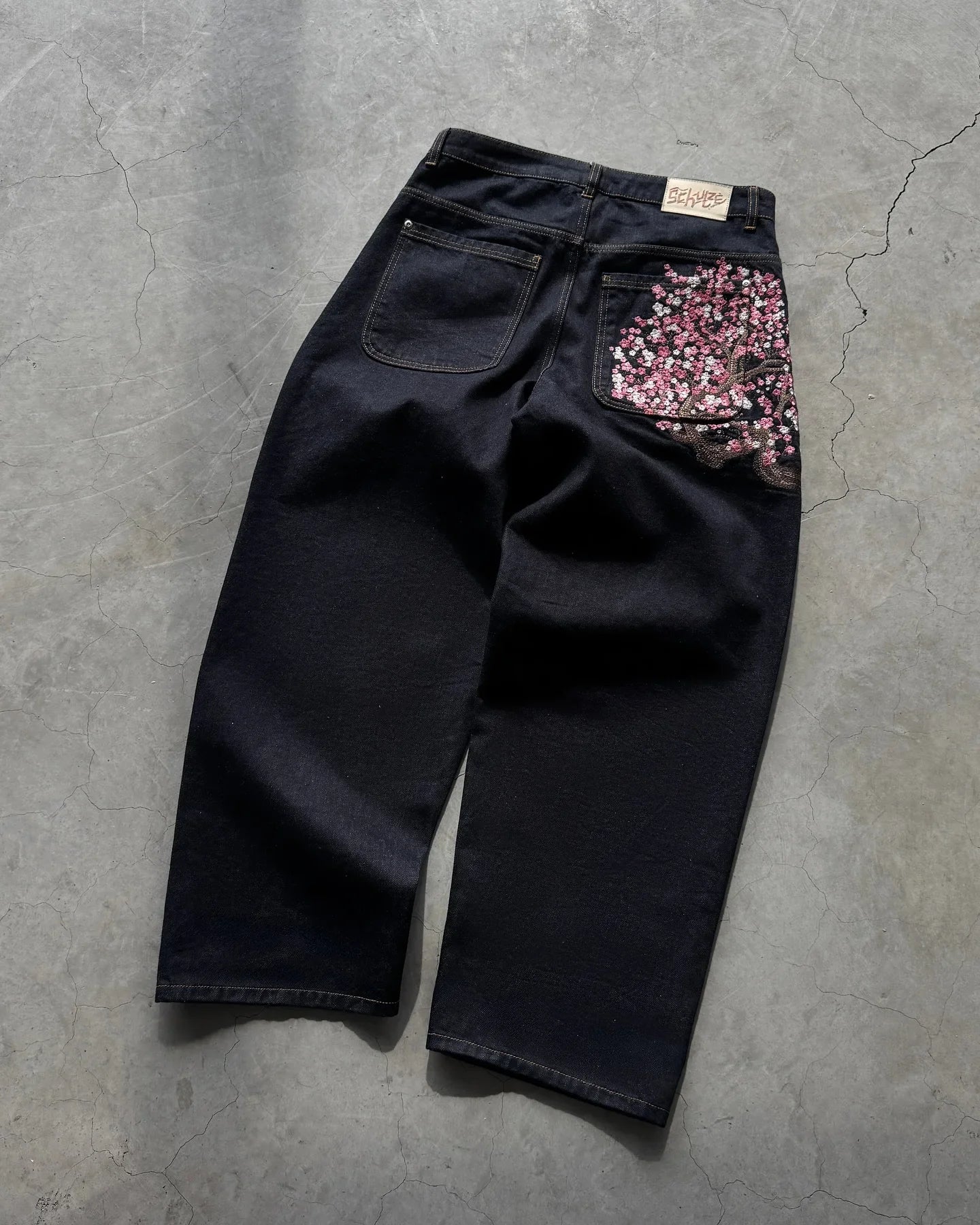 Cherry Blossom Selvedge Wide-Leg Jeans – Y2K Baggy Embroidered Denim Streetwear for Men & Women