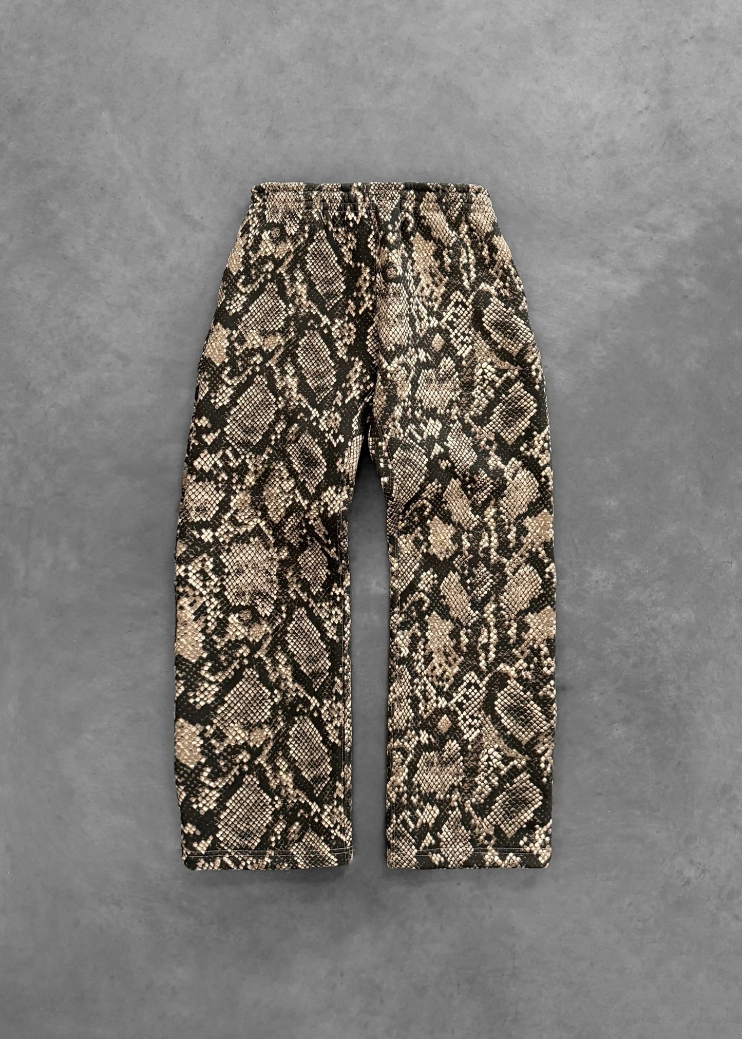 Camo Carnage Street Pants – Y2K Gothic Branch Camo Straight-Leg Sweatpants, High Street Havoc Edition 🩶🔥