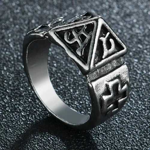 Predator Pulse Skull Ring – Gothic Biker Armor for the Apocalypse-Loving Elite