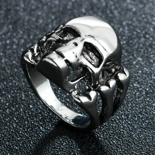 Predator Pulse Skull Ring – Gothic Biker Armor for the Apocalypse-Loving Elite