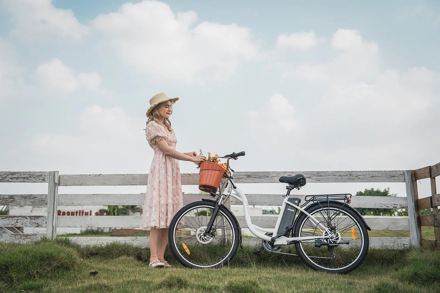 DYU C6 Pro Luxury Street Cruiser E-Bike | 26” Rockstar City Ride With 250W Motor, 36V 15.6Ah Power Core & Two-Seat Chaos Mode