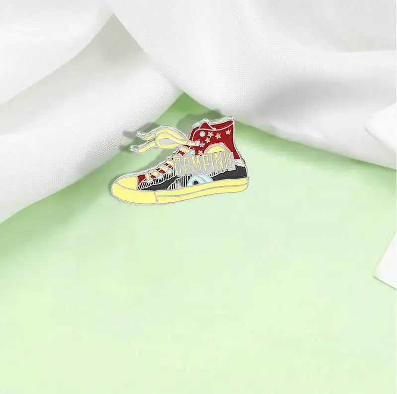 Camping Life Enamel Pin Outdoor Compass Canvas Shoe Bonfire Tent Motorhome Brooches Bag Lapel Pin Badge Jewelry Gift for Friends