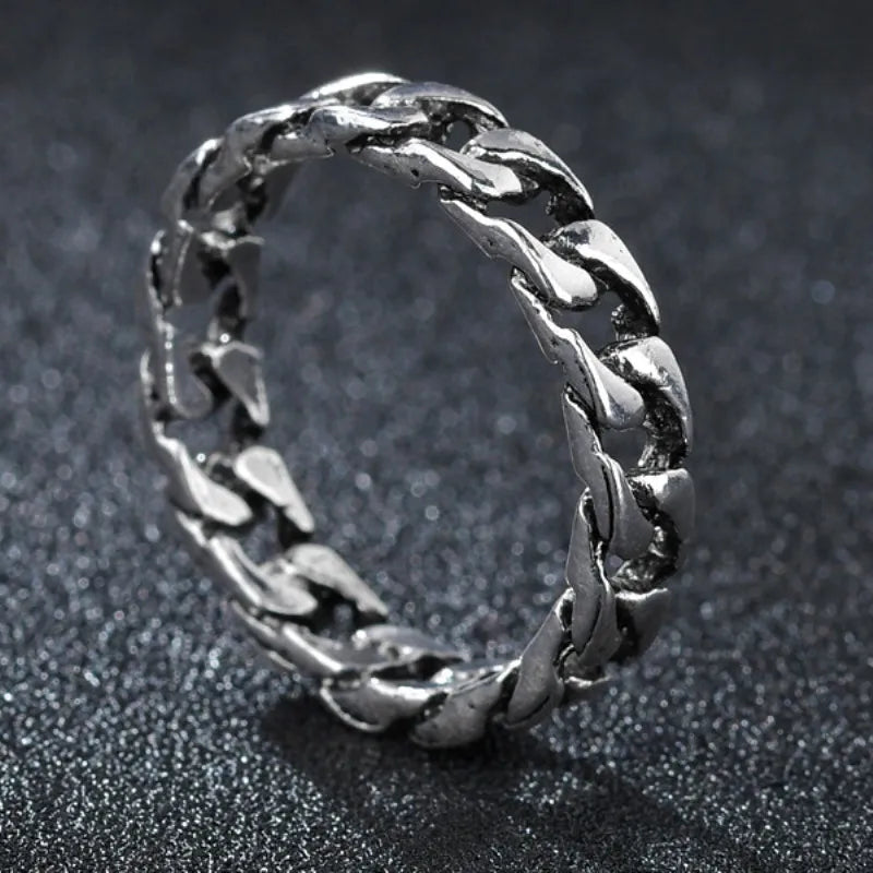 Predator Pulse Skull Ring – Gothic Biker Armor for the Apocalypse-Loving Elite