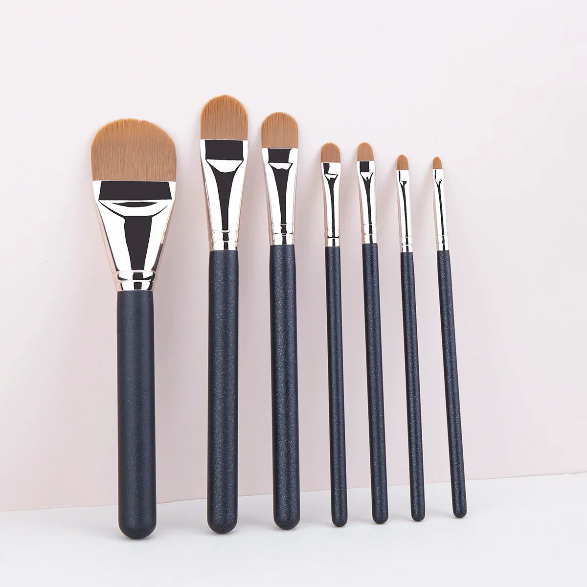 New Ultra-thin Foundation Brush Pointed Precise Foundation Concealer Blending Brush Facial Liquid Foundation Makeup Tool