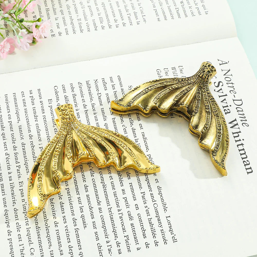 1Pcs Creative Fish Tail Metal Bookmarks, Rare Book Page Holders for Book Lovers, Office Supplies for Bookworm Readers